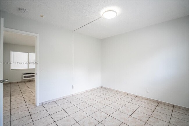 Building Photo - 6650 Miller Dr