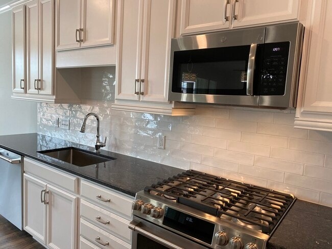 Building Photo - 446 Shale Creek Dr