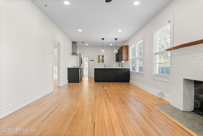 Building Photo - 4313 Lexington Ave