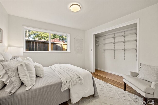 Building Photo - 4Bd/1.75Ba Seattle House