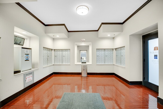 Building Photo - 40 E 9th St