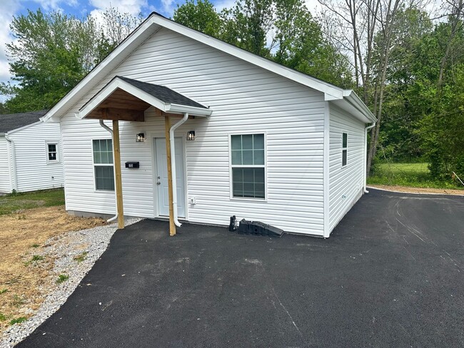 Building Photo - 1 Bedroom, 1 Bath Home.