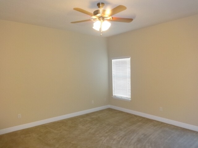 Building Photo - 30113 Saddlebred Ln