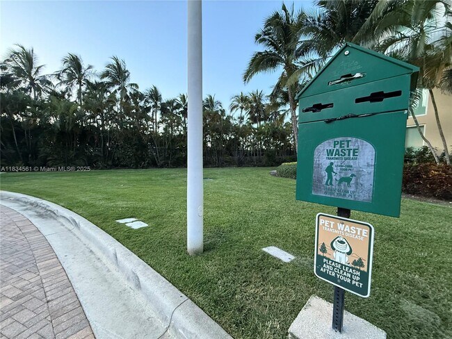 Building Photo - 1745 E Hallandale Beach Blvd