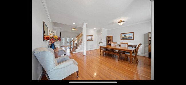 Building Photo - 100 Shores Edge Dr
