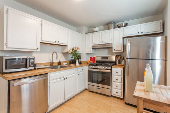 Primary Photo - 720 S Percy St