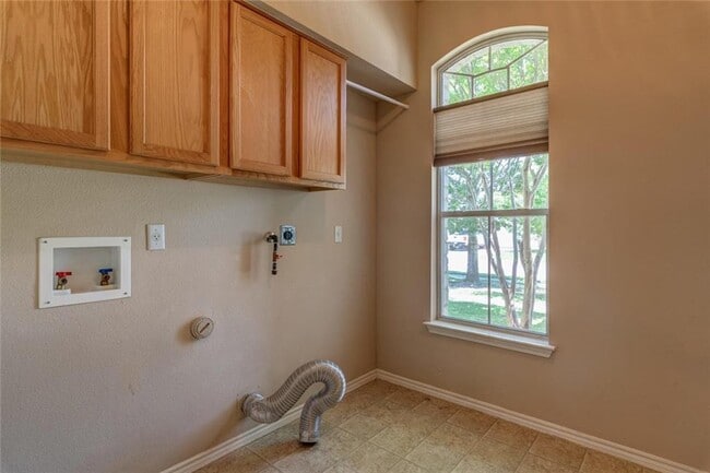 Building Photo - 10816 Pall Mall Dr