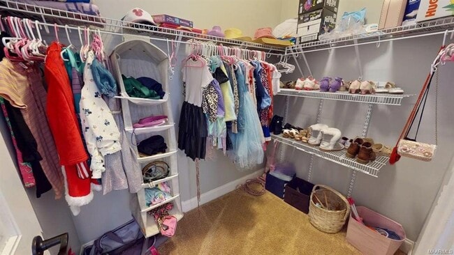 Building Photo - 440 Sydney Dr N