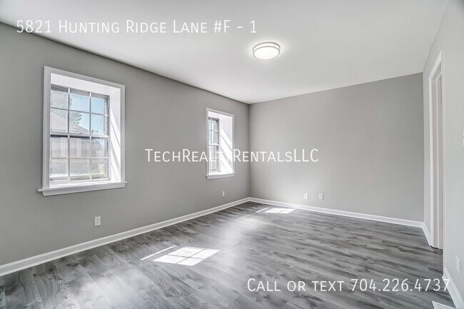 Building Photo - 5821 Hunting Ridge Ln