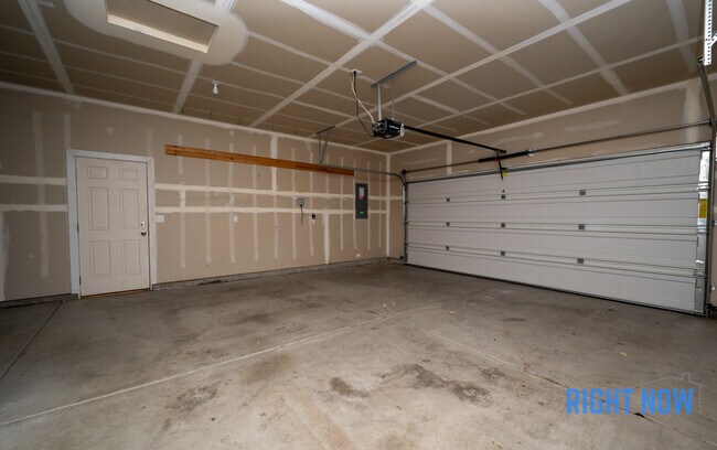 Building Photo - 4648 N Elisha Ave