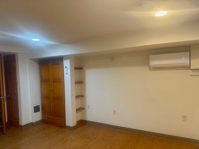 Building Photo - 1405 Whittier St NW