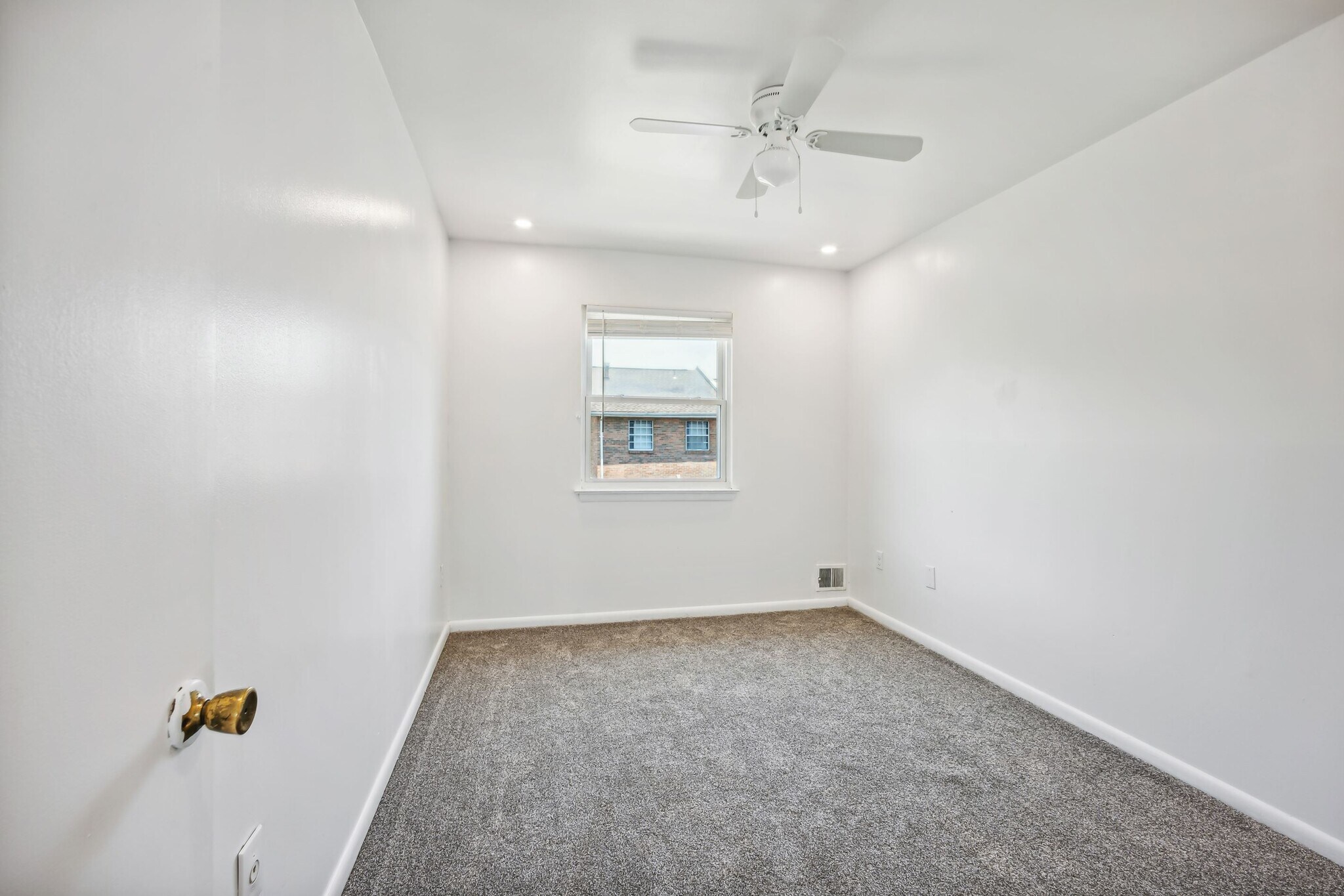 Building Photo - 3019 Sunset Ln