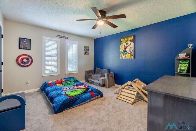 Building Photo - Available Soon! Large 3 bed 2 bath home on the golf course