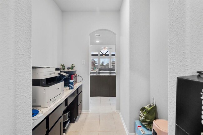 Building Photo - 2405 Bayrose Dr