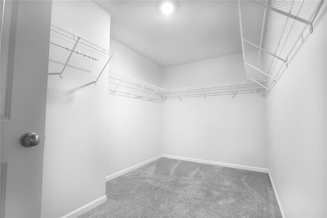 Building Photo - 7095 Gladstone Cir