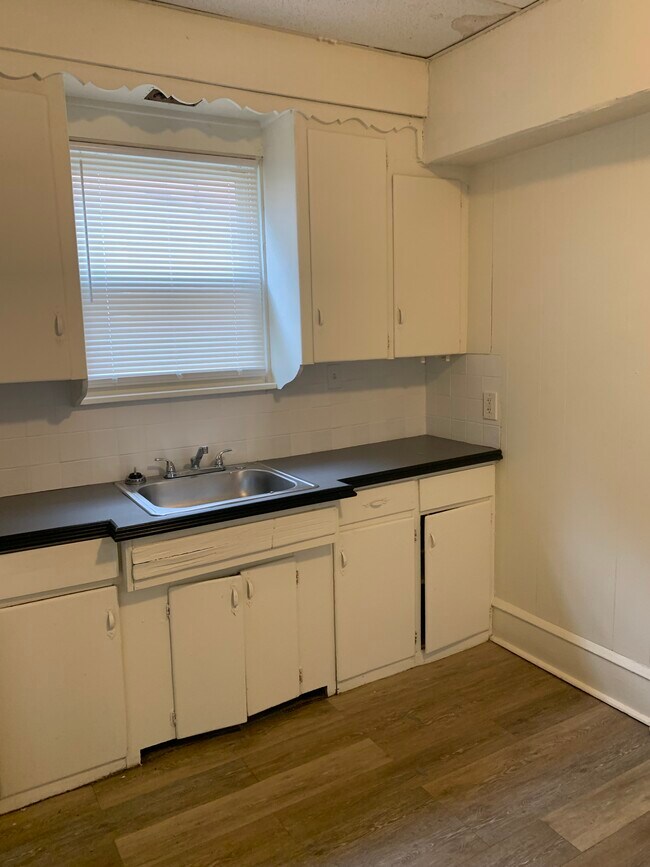 Building Photo - 1005-1013 13th St NE