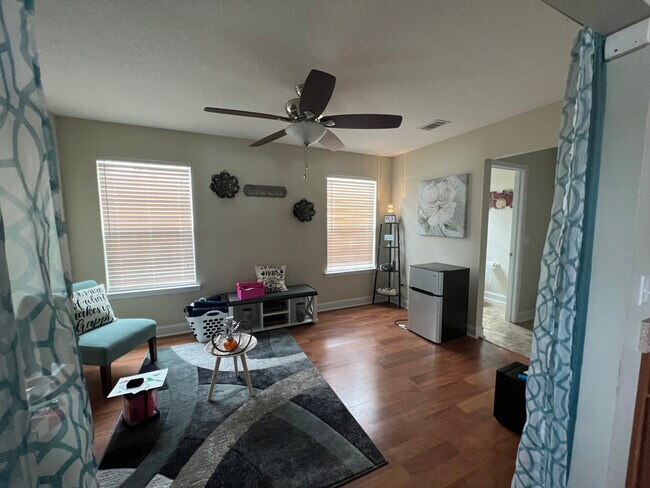 Building Photo - 616 Piedmont Ave