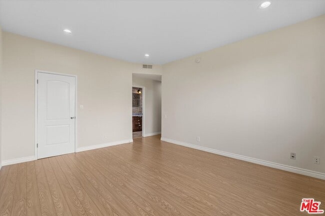 Building Photo - 2175 S Beverly Glen Blvd