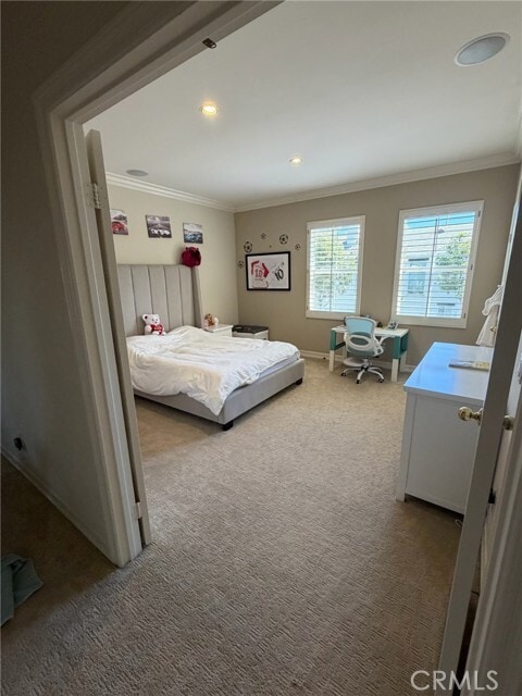 Building Photo - 3 Pavona