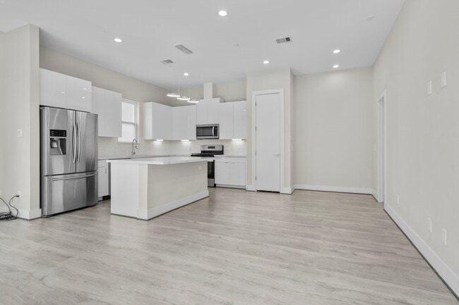 Building Photo - 861 Prosper St