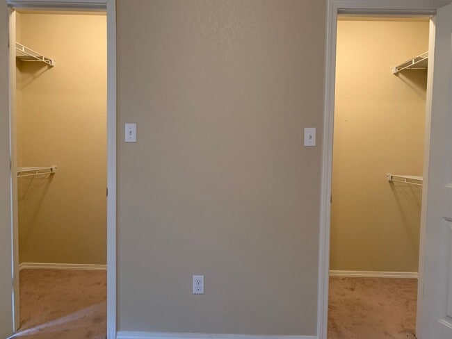 Building Photo - Beautiful Brick 3 Bed 2 Bath for Rent in F...