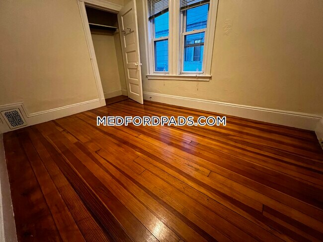 Building Photo - 128 Princeton St