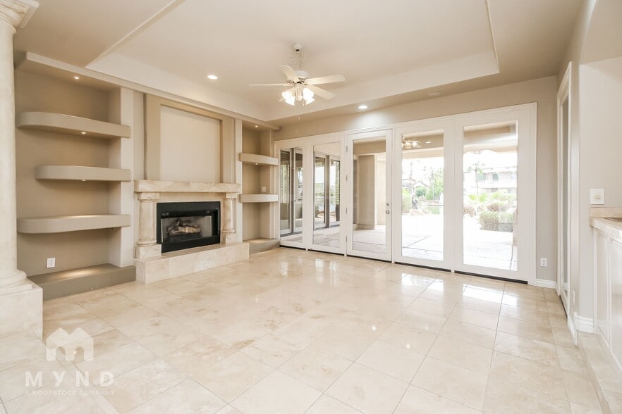 Building Photo - 1501 E Treasure Cove Dr