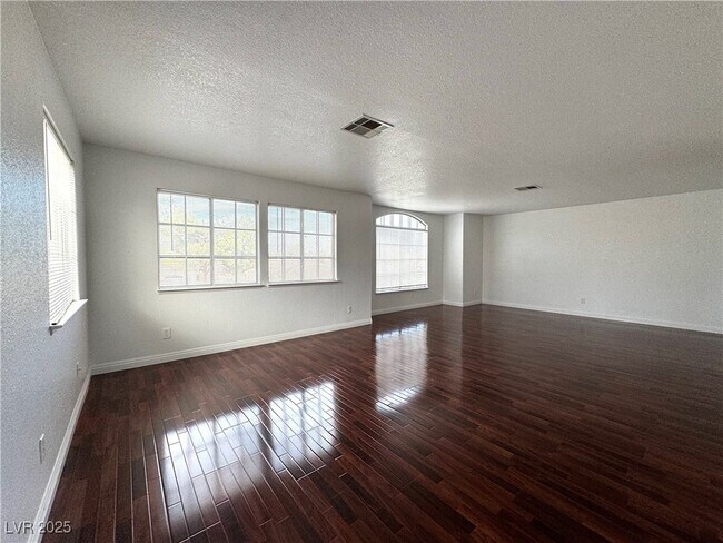 Building Photo - 7913 Waterfalls Ave