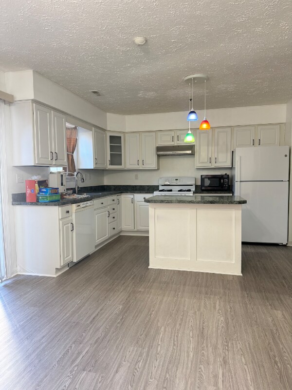 Building Photo - 5314 Halibut Pl