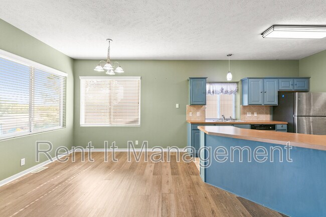 Building Photo - 7425 N 77th Ave