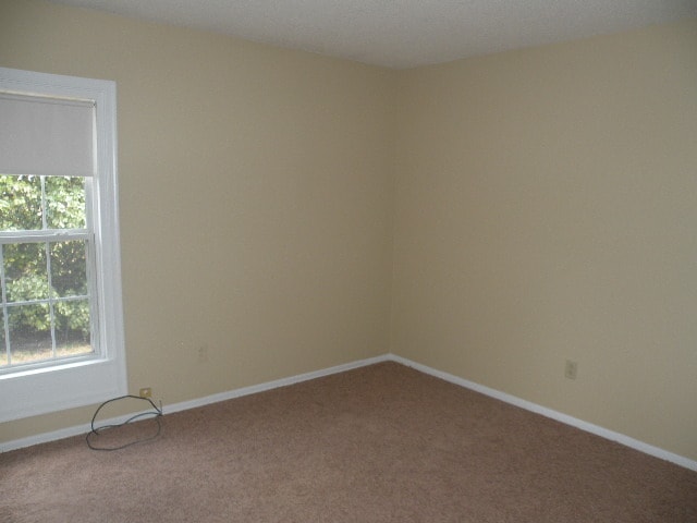 Building Photo - Charming family home!