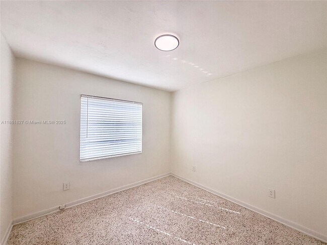 Building Photo - 2671 SW 118th Ct