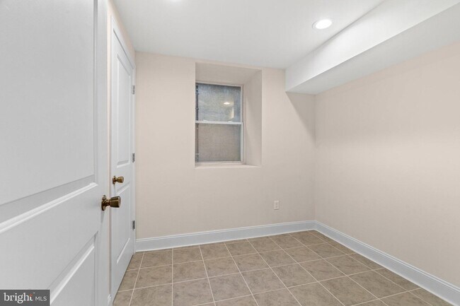 Building Photo - 1017 S Bouvier St