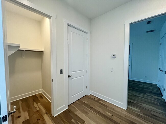 Building Photo - 821 Oak Bend Ln