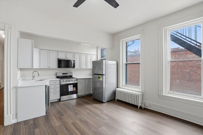 Building Photo - 112 N 11th St