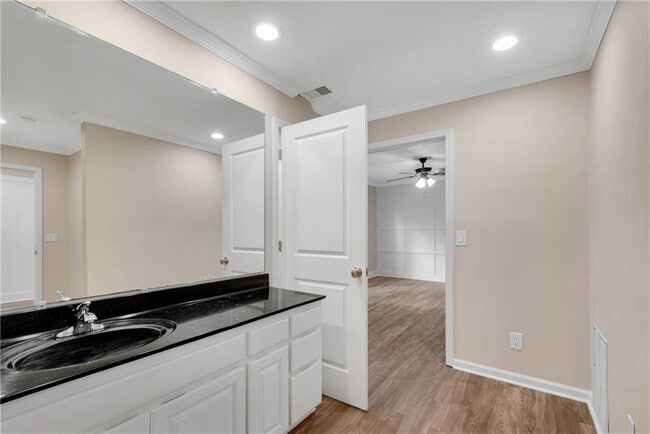 Building Photo - 3346 Cove Overlook Rd