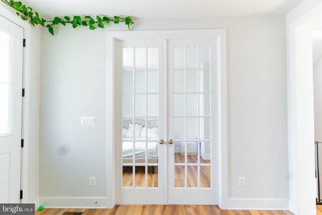 Building Photo - 41914 Spring Air Dr