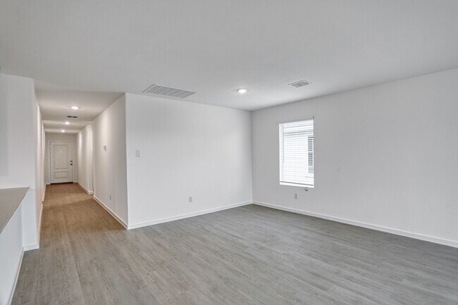 Building Photo - 803 Ginkgo Wy