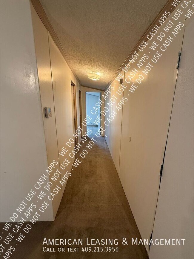 Building Photo - 100 Hornet Ln