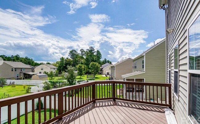 Building Photo - 4818 Summerside Dr