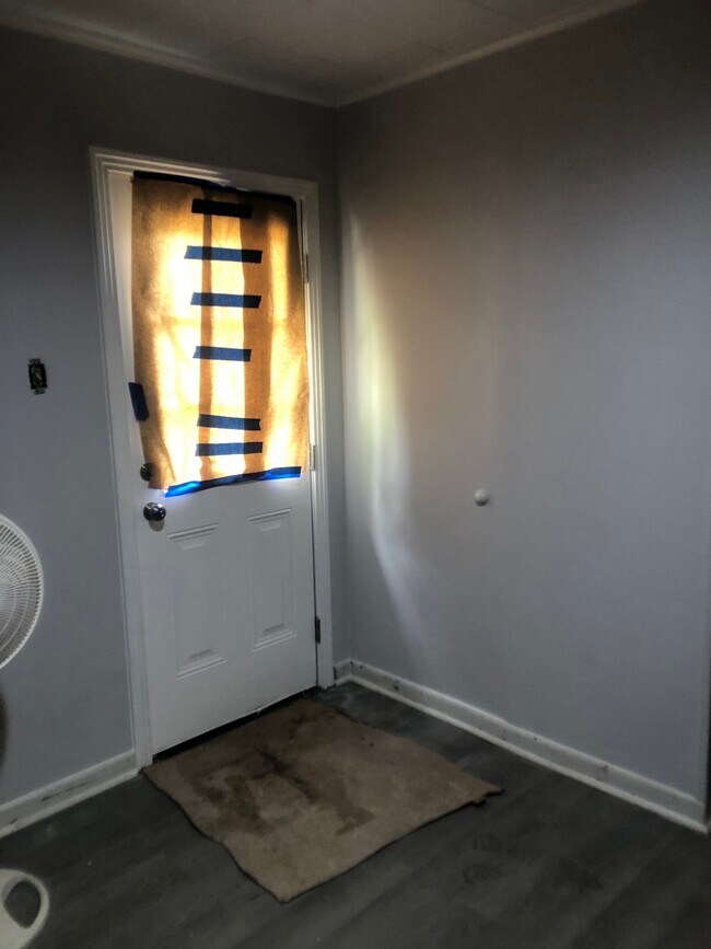 Building Photo - 505 Lake St