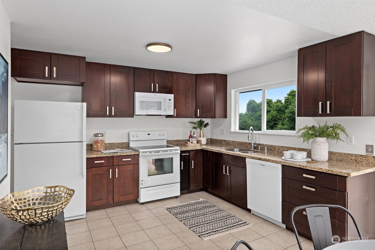 Building Photo - 500 Stevens Ave NW