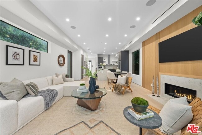 Building Photo - 2016 Stanley Hills Dr