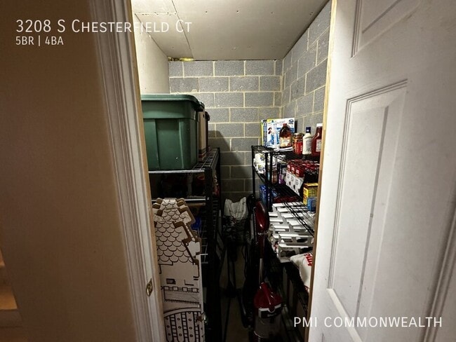 Building Photo - 3208 S Chesterfield Ct