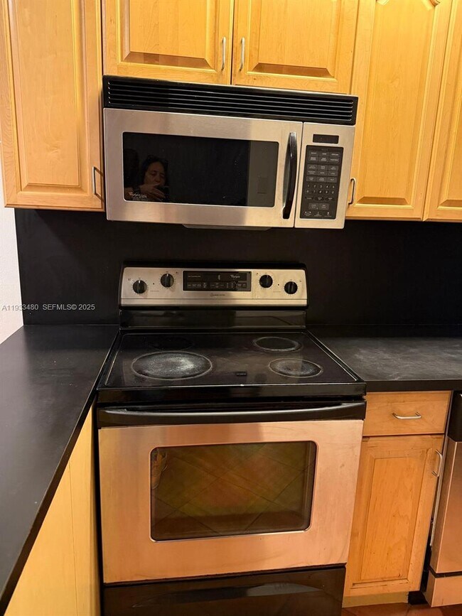 Building Photo - 1801 S Treasure Dr