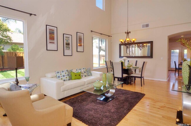 Building Photo - Wonderful Two Story Single House with Gorg...