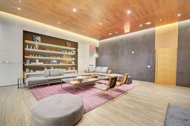 Building Photo - 88 SW 7th St