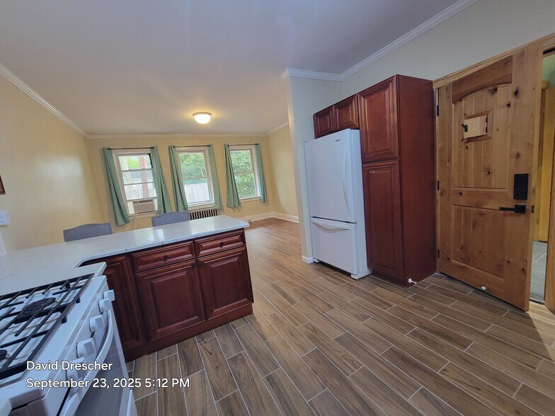 Kitchen looking into LR - 28 Willowdale Ave