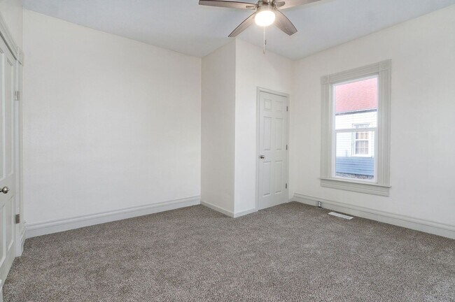 Building Photo - Remodeled 2 bedroom, 1 bathroom home for r...