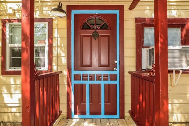 Building Photo - 1312 Pine St